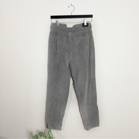 [American Eagle] Women's Gray Corduroy High Rise Straight Leg Mom Jeans - Picture 4 of 9